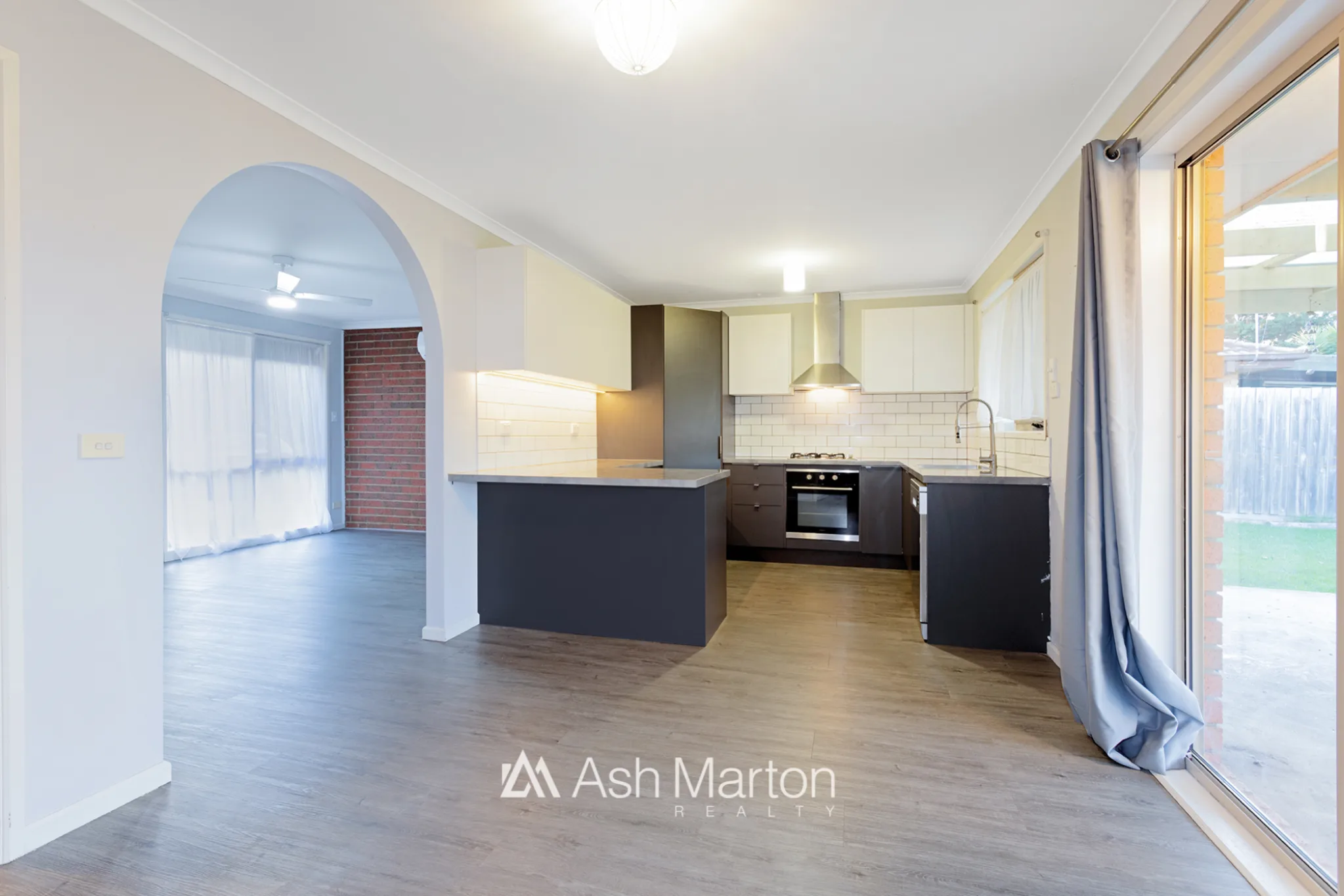 14 Caroline  Crescent, Cranbourne West - Image 2