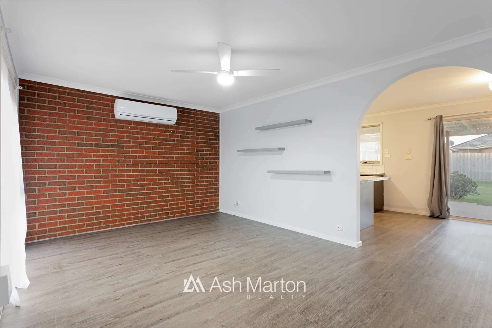 14 Caroline  Crescent, Cranbourne West - Image 3