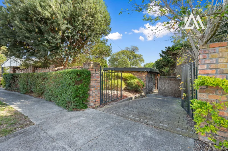 21 Oaklands Crescent, Frankston